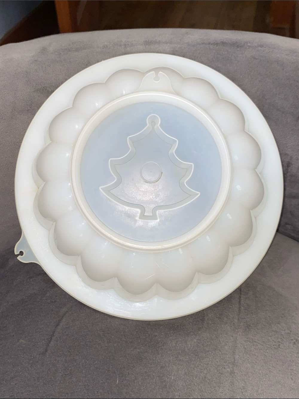 Vintage Tupperware Jel-N-Serve Jello Mold #616 White with Christmas Tree Insert